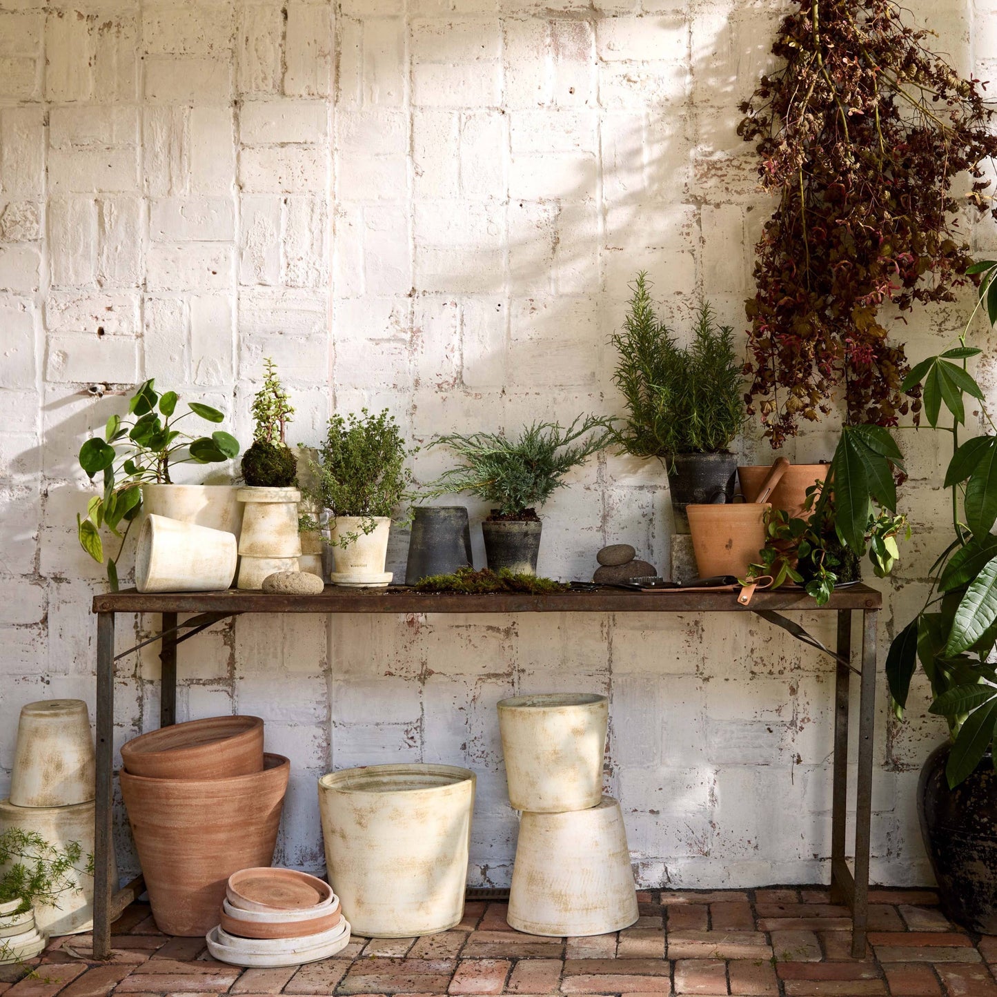 Basic Planter, White Patina: Medium