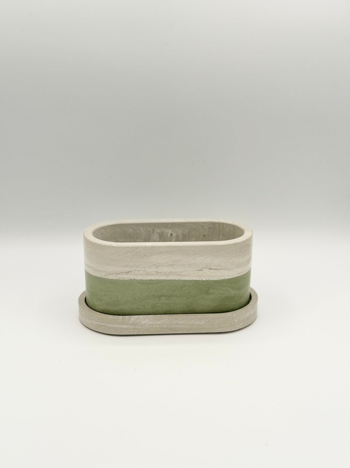 Oval Planter w/Drip Tray