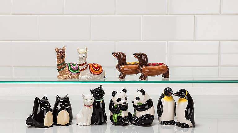 Cuddling Cat Salt & Pepper