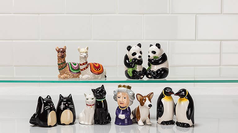 Cuddling Cat Salt & Pepper