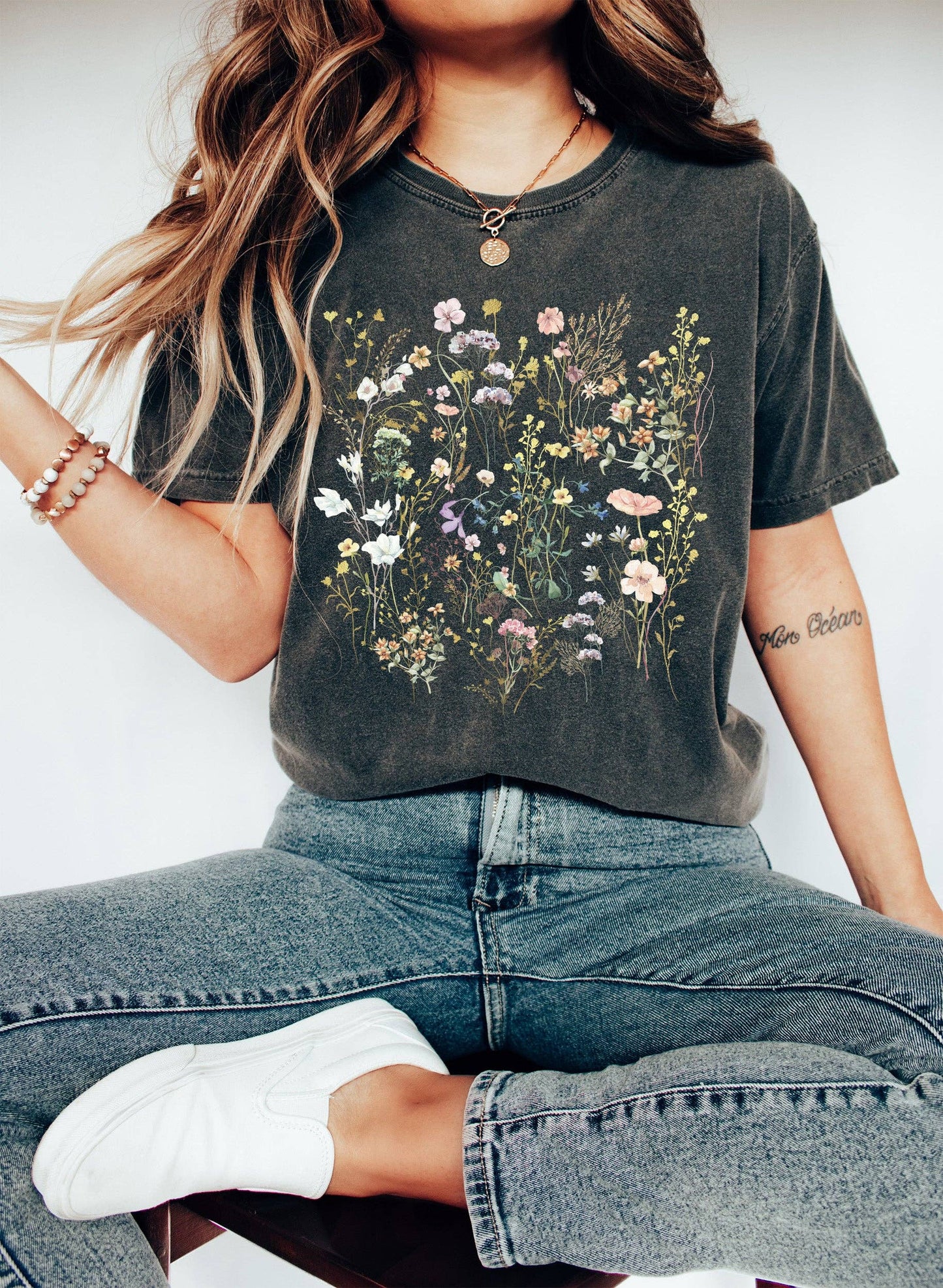 Boho Floral Vintage Wildflower Mix T-Shirt: Pepper / S