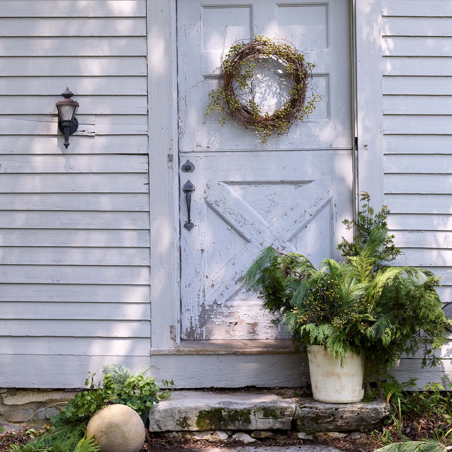 Basic Planter, White Patina: Medium