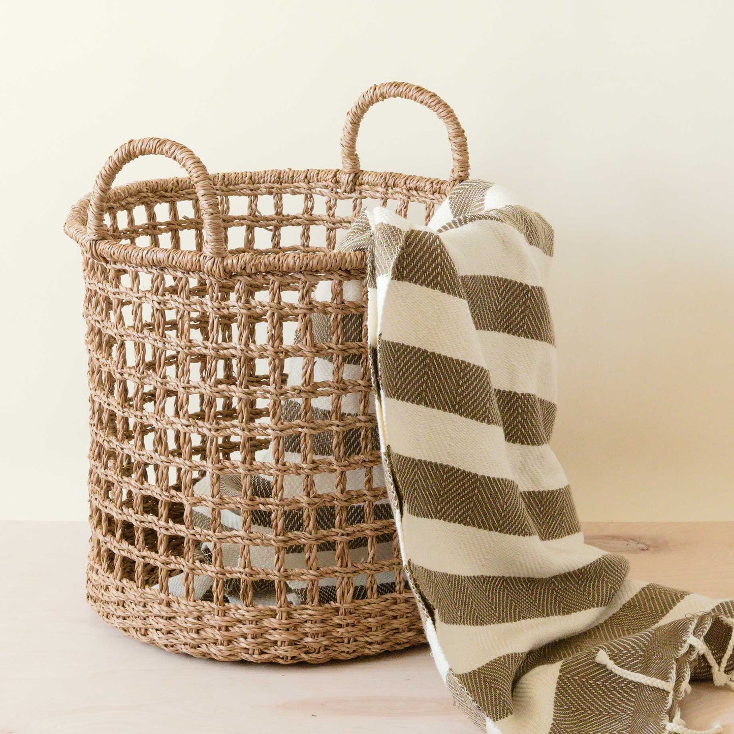 Open Weave Handle