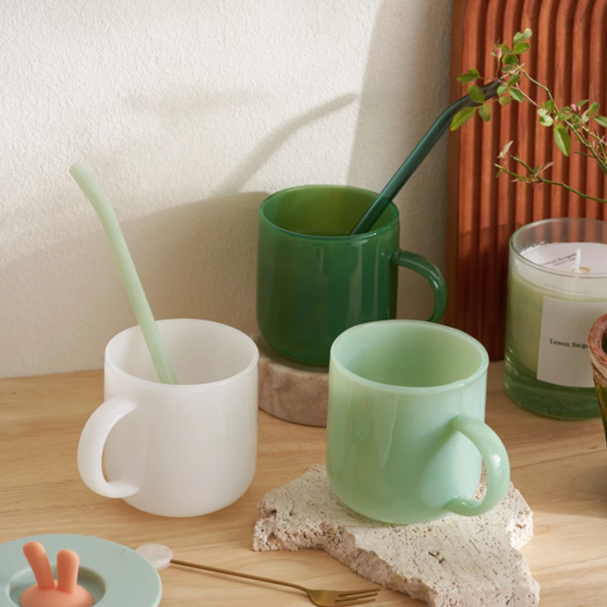 Retro Jade Glass Cup: Dark Green