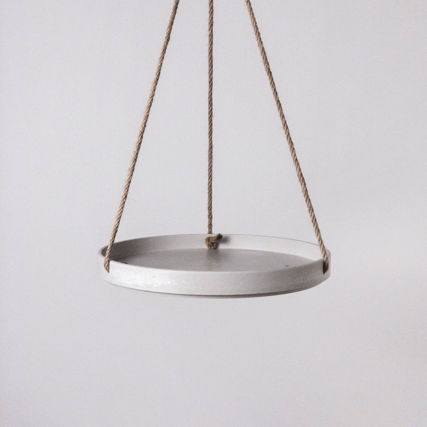 10" Signature Stone Hanging Tray: White Stone