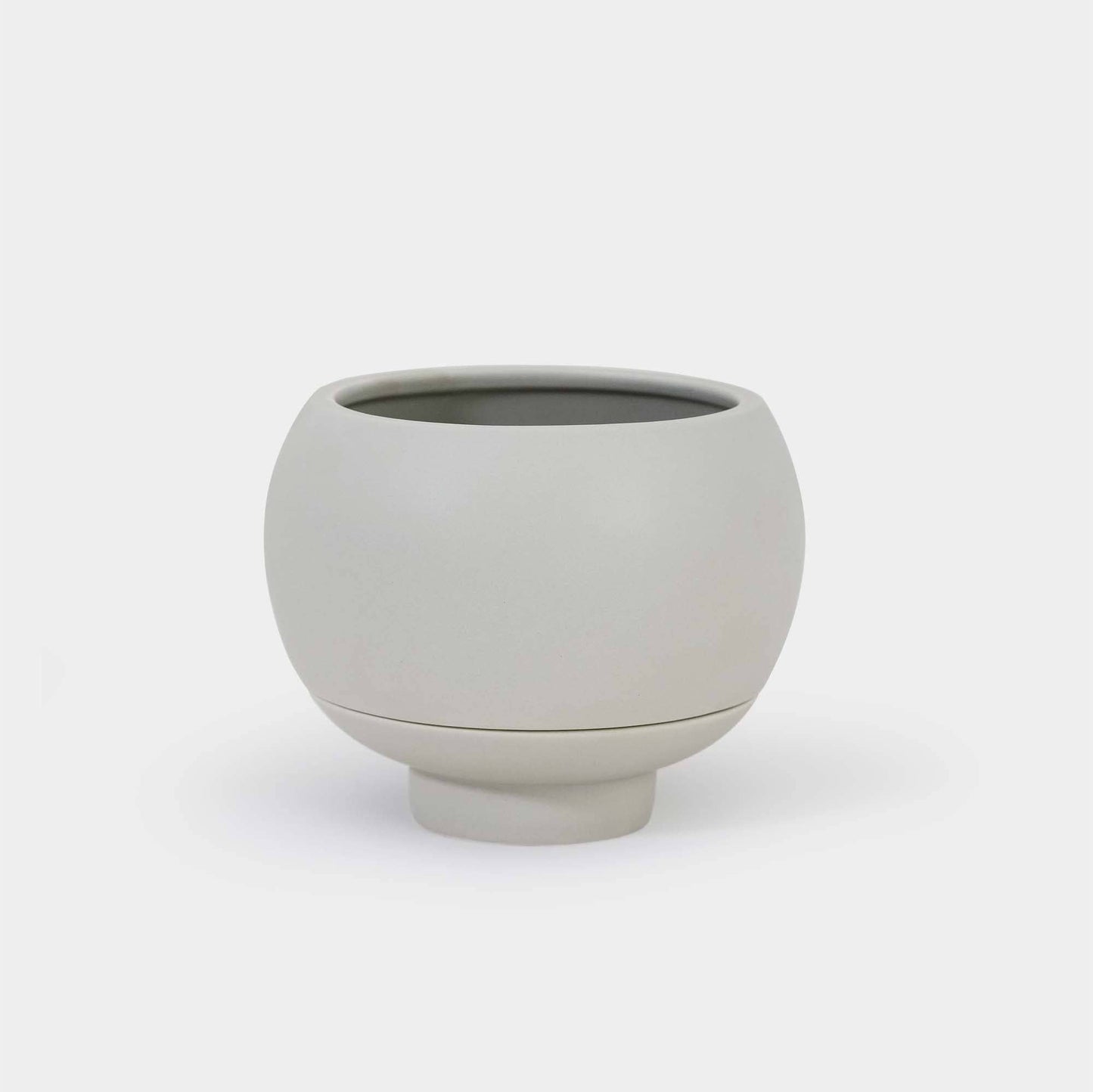 Sutton 15 Ceramic Self Watering Pot: White Dolomite