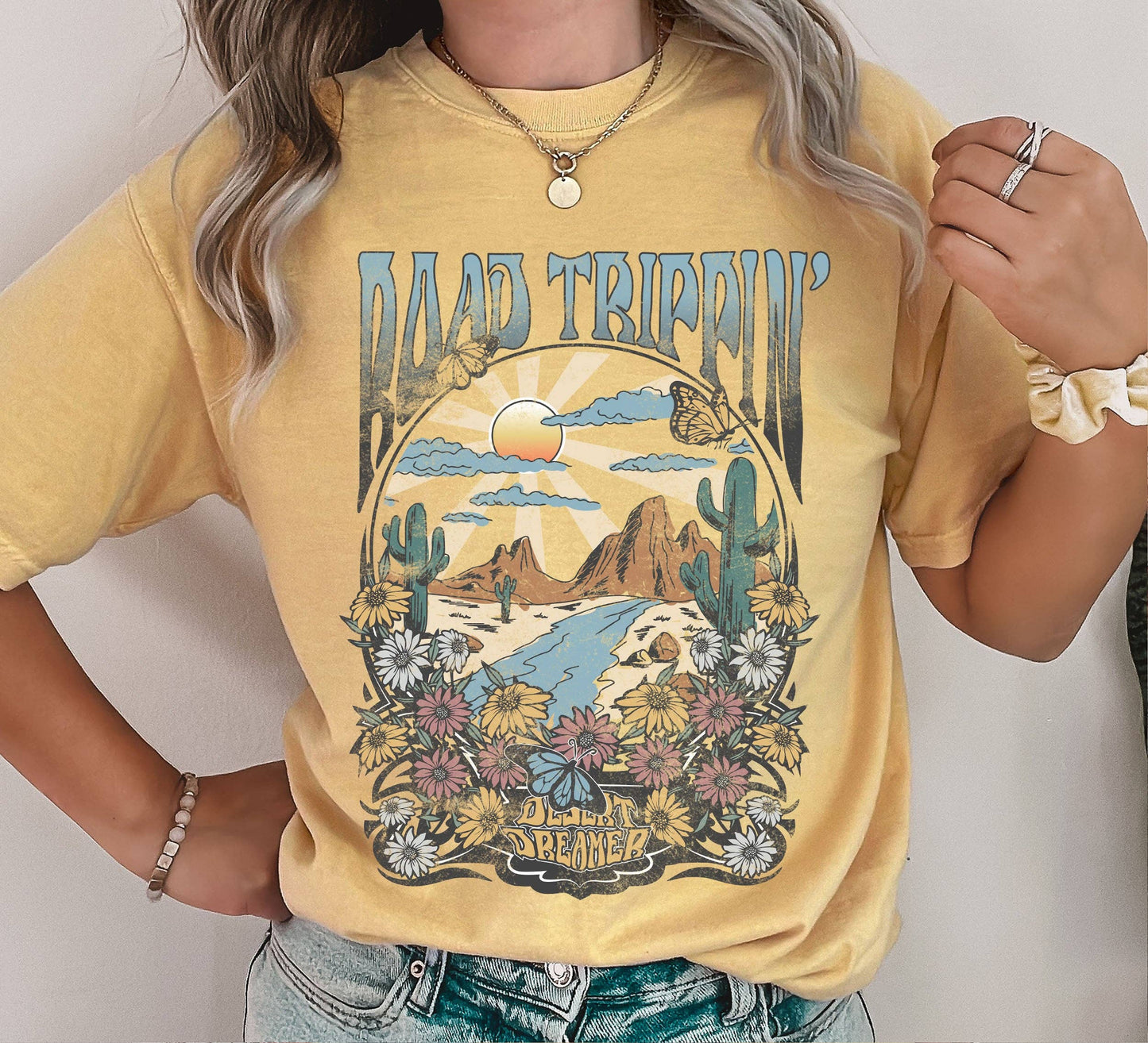 Road Trippin' Desert Dreamer T-Shirt: Ivory / S