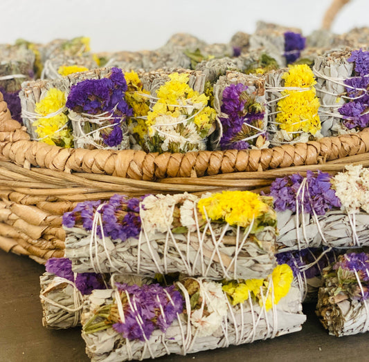 White Sage w/ Multi Sinuata Flowers