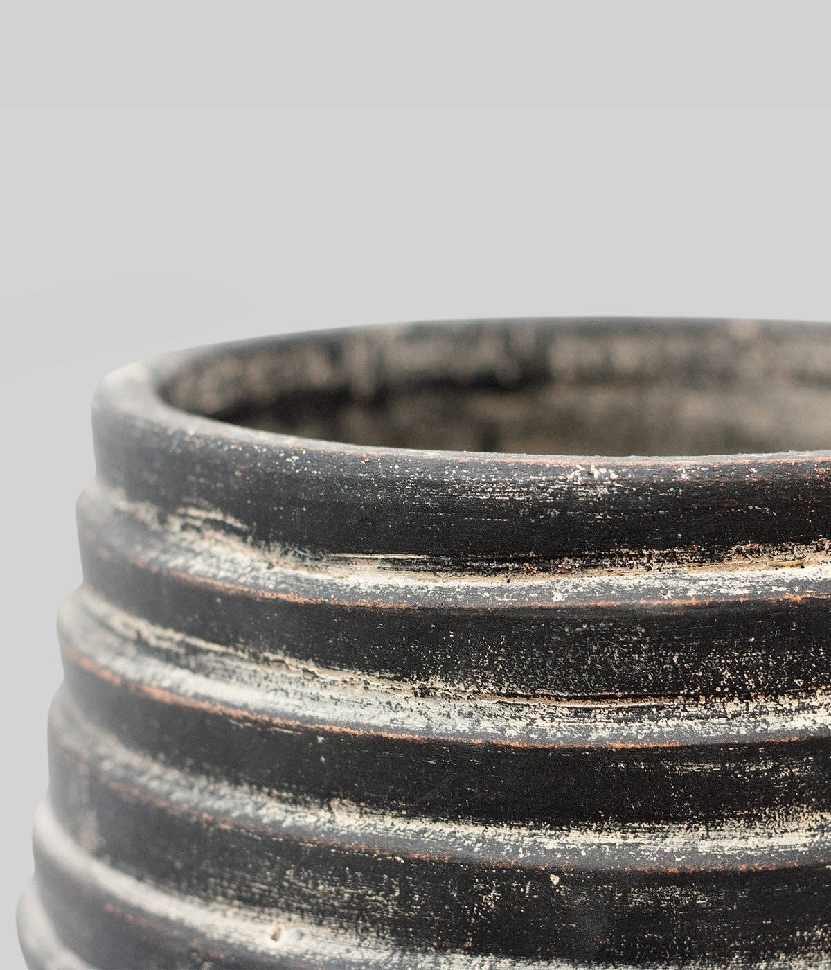 Ridge Terracotta Planter, Dark Charcoal Wash