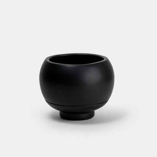 Sutton 15 Ceramic Self Watering Pot: Matte Black