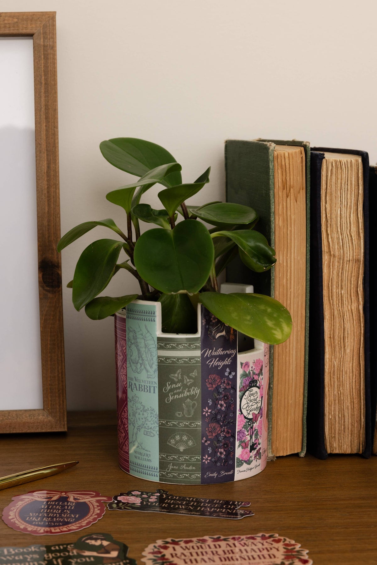 Ladies of Literature Book Pot
