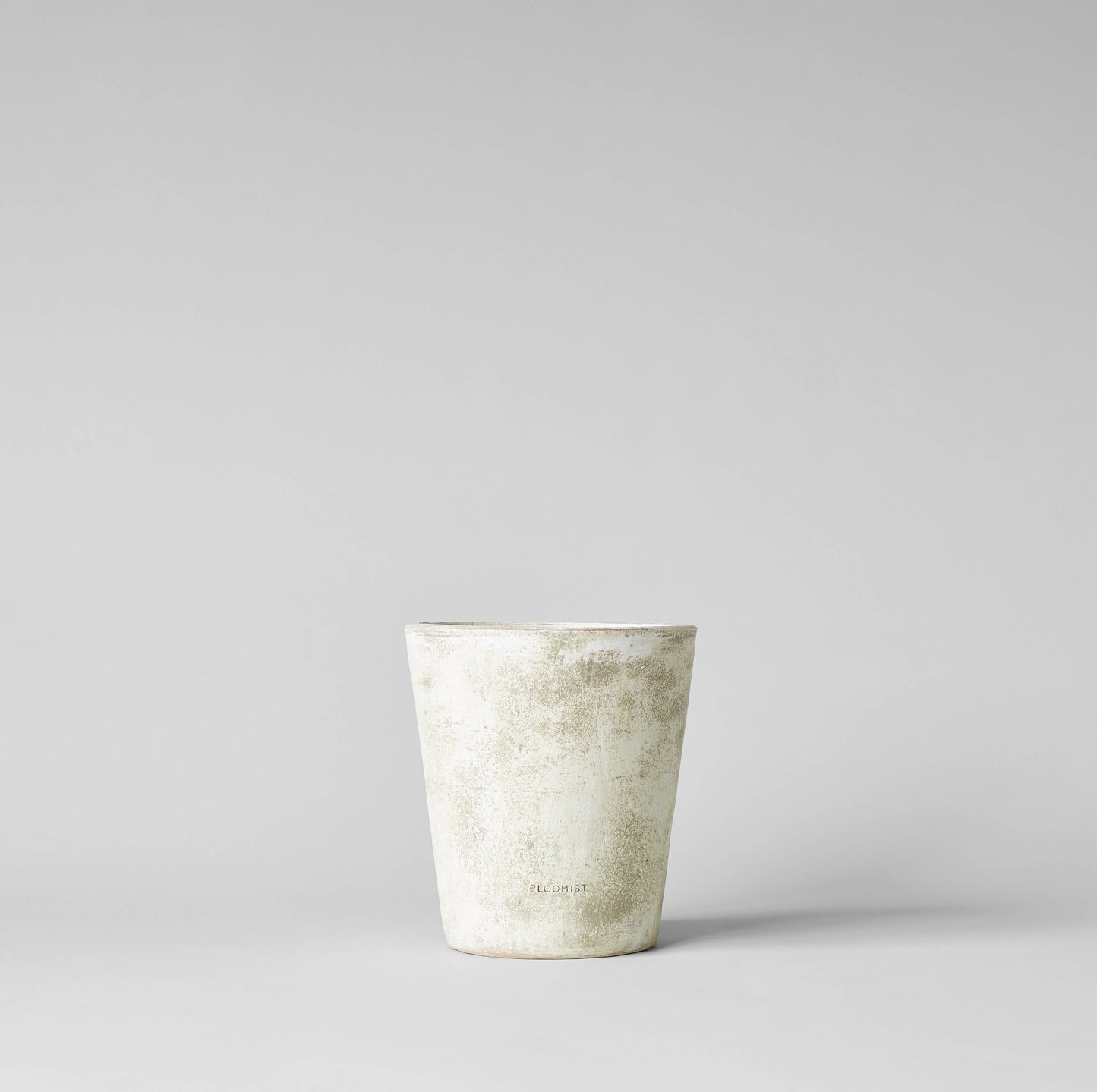 Basic Planter, White Patina: Medium