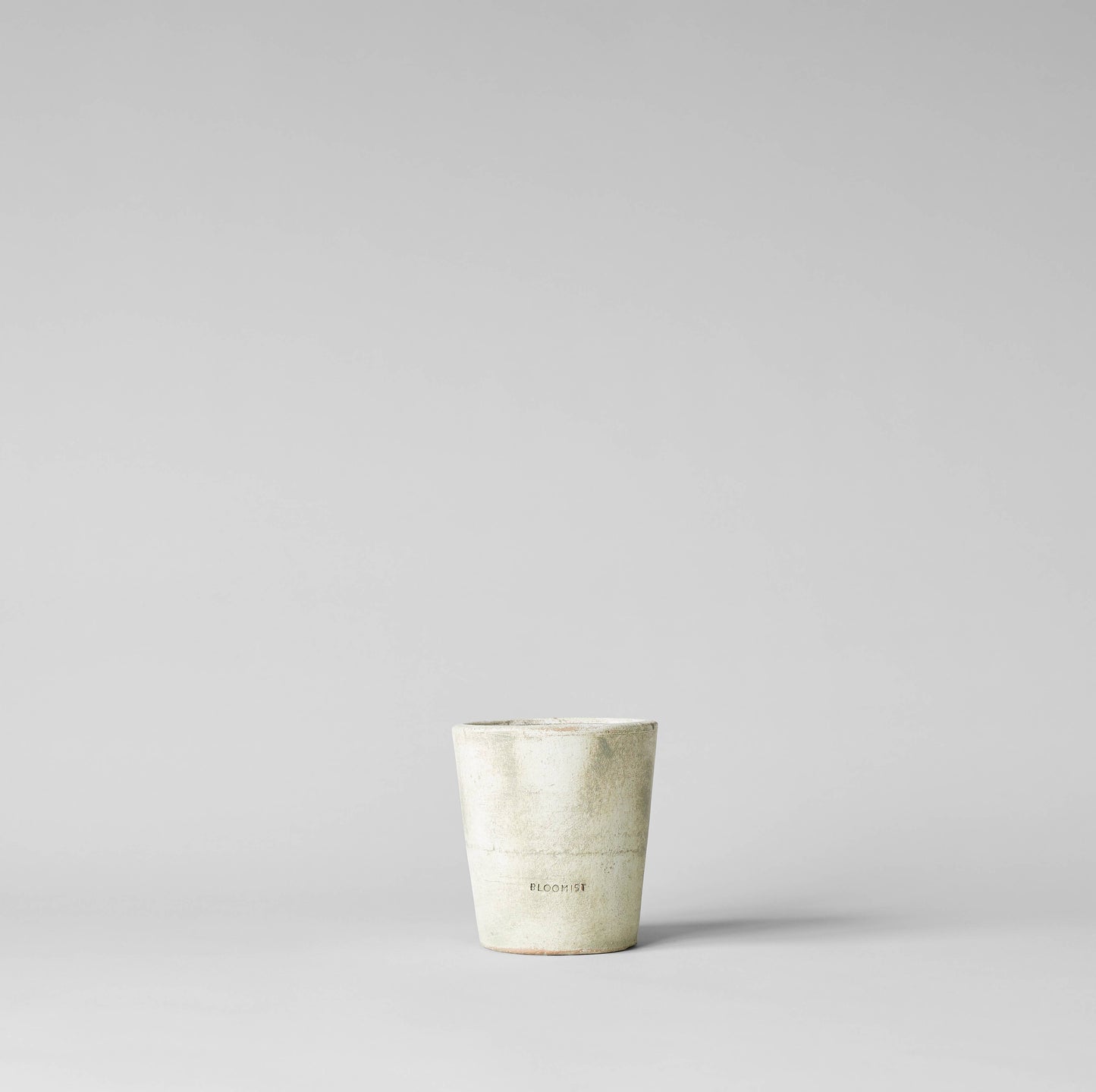 Basic Planter, White Patina: Medium